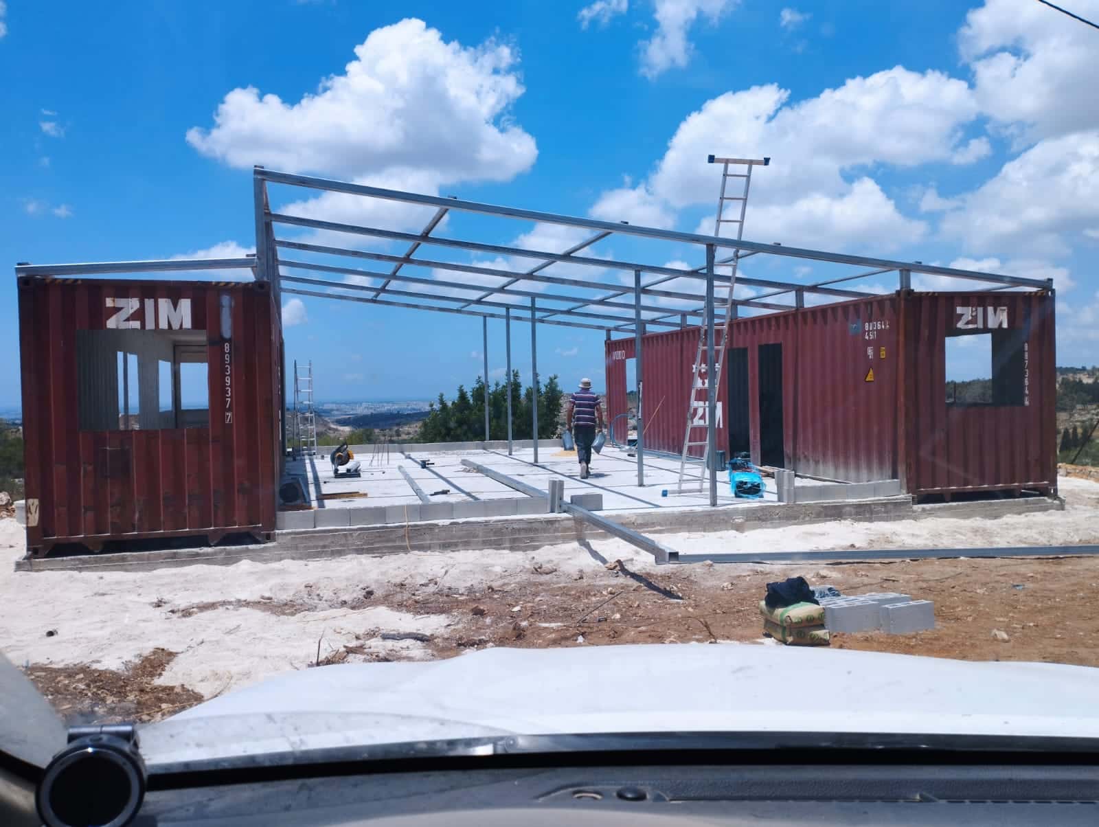 בית מכולות בחרמש