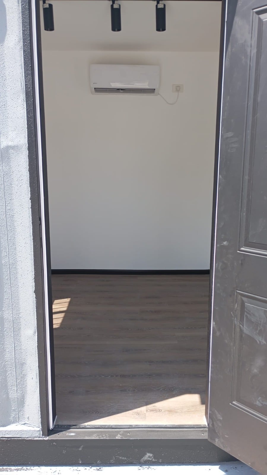 סטודיו קומפקטי ממכולה- קונטיין